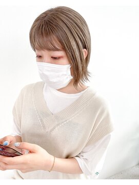 ヒビヲ(HIBIO) ダブルカラーベージュカラーハイトーンカラーケアブリーチボブ