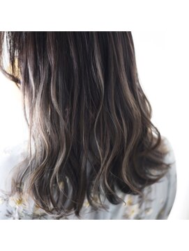 ニコリヘアワークス(nicori hair works) セミロング×ハイライト×ペールベージュ2