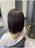 ベージュカラー大人可愛いひし形前下がりショートボブカット