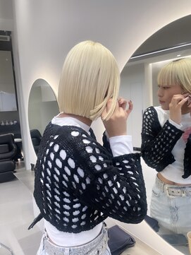 ソル 栄矢場町(SOL) ホワイトブロンド/抜きっぱなしブリーチ/ブロンドボブ