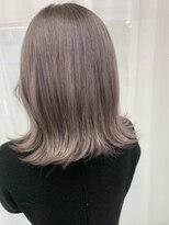 ルノン(LUNON)&nbsp;ホワイトシルバーカラー　ブリーチ/ホワイトカラー/韓国/ボブ