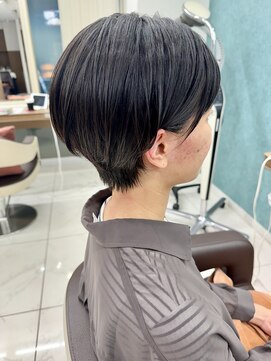 アッシュ 下北沢店(Ash) 黒髪でも柔らかい耳掛けショートボブ