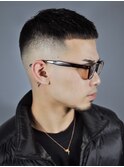 メンズショートビジネスツーブロックセンターパートフェード