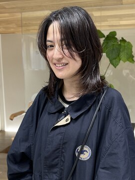 ラロ(raro) レイヤーたっぷりミディアムウルフ