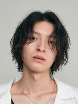 バイフィフス 原宿/表参道(by fifth)&nbsp;緩めツイストスパイラルパーマウルフセンターパート七三分け短め