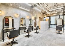 【アクセス◎】三宮駅すぐ・開放感ある2Fサロンで居心地アップ♪[三宮/髪質改善/縮毛矯正/ブリーチ]