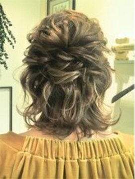 クシュ 所沢西口プロぺ通り(kusyu... ) アシンメトリーハッシュボブマレットヘアバタフライカット艶髪