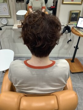 サニー(Sunny) ショートパーマ　マッシュパーマ　大人パーマ　外国風パーマ