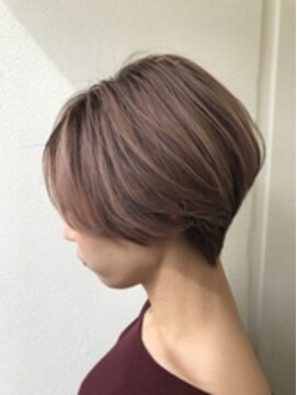 ネウィ グランデ 横浜(newi grande) 大人可愛い20代30代40代小顔ワンサイドショートボブ丸み前下がり