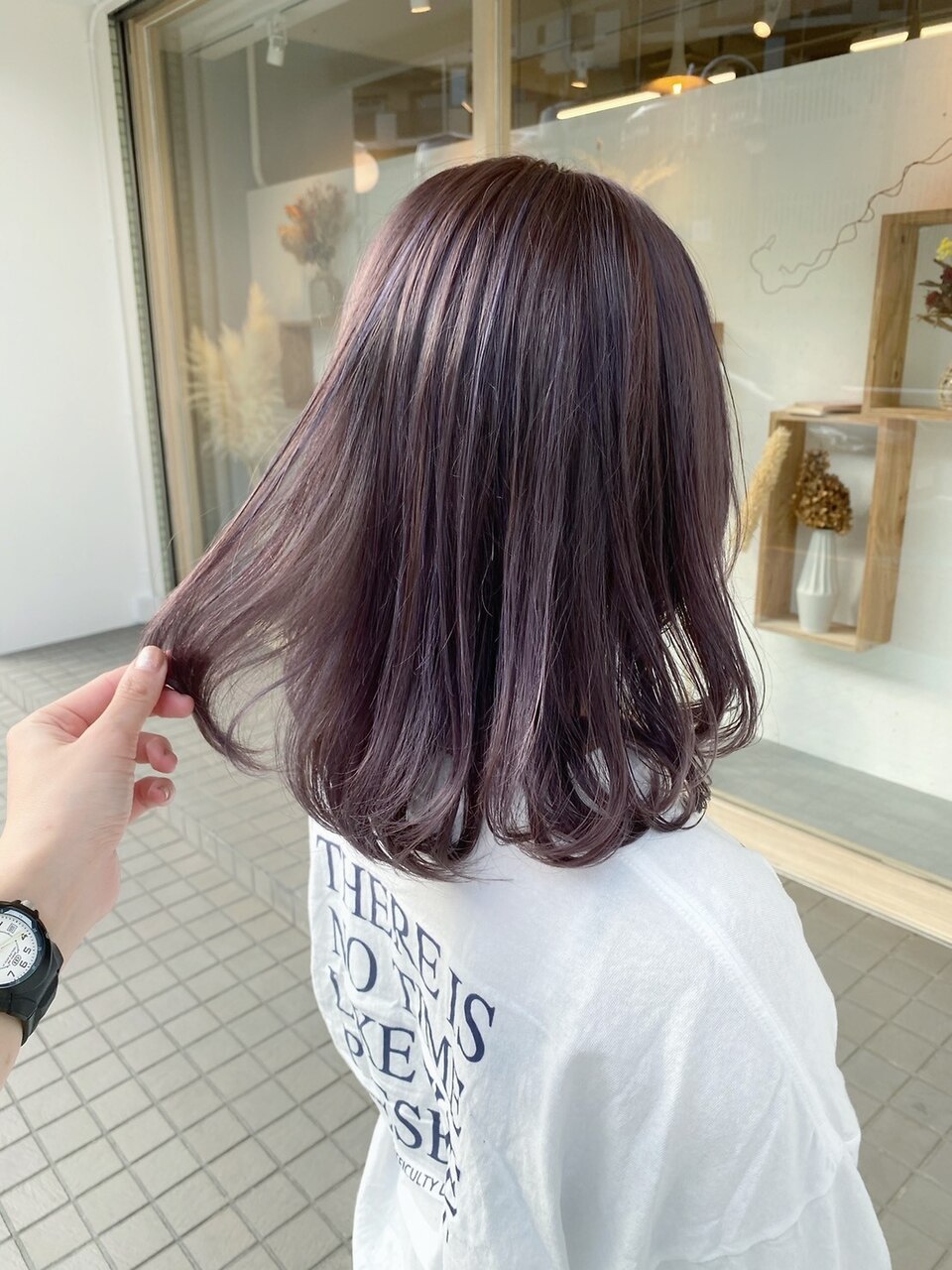 2025年夏】ミディアム ラベンダーアッシュの髪型・ヘアアレンジ