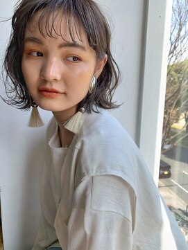 エマエコル(Emma ecole) Emma ecole グレーベージュ エギョモリ エアリーミディby.mai