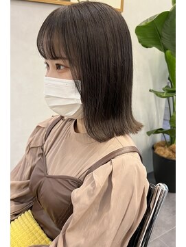 オウル(Owll) ＊艶髪外ハネ切りっぱなしボブ＊