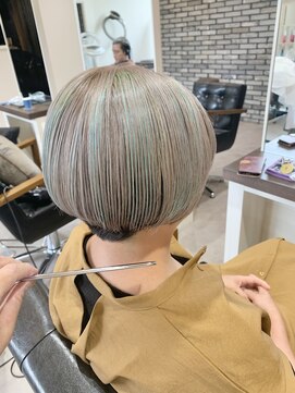 ユニ(Uni.) ミニボブ×デザインカラー