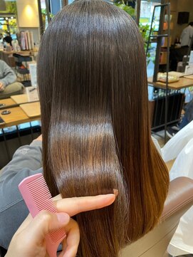 ロダット 横浜(LODAT by little) つやさらストレート・縮毛矯正・髪質改善【LODAT横浜】