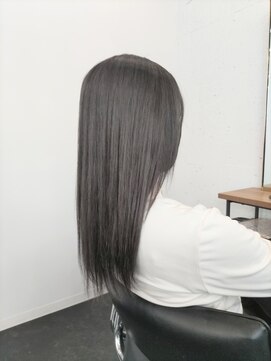 エスカーラ 町田(THE ESCALA) 斜めバング/グレージュカラー/シルキーベージュ［町田駅］