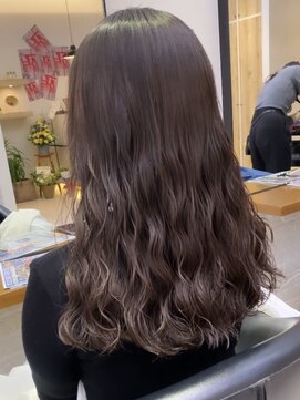 アメリ バイ アピッシュ(Amelie by apish) コテ巻き風パーマ上から少ししっかり目　新デジタルパーマ