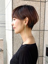 Q.『店舗外設備は？』A.『駐輪スペース、エレベータがあります』