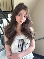 スイ(suii.) ブリーチなしで"明るめグレージュ"シアーグレージュ 担当/望月