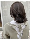 小顔ミディアム透明感グレージュカラー