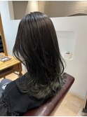 オリーブグレージュ