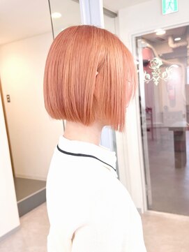 エルサザリープ 三宮(Elsa the leap) ぱっつんボブ/ミニボブ/オレンジカラー/アプリコットオレンジ