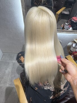 ヴィフクローネ(vifkrone) 【ホワイトブロンド×ULTOWAトリートメント】