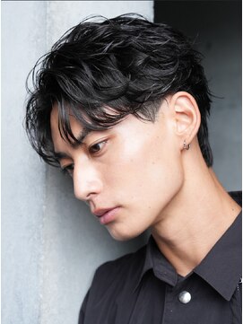 レタッチ バイ フィフス 天神大名(RETOUCH by fifth) 天神大名メンズパーマフェザーパーマセンターパートガイルヘア