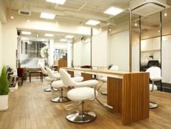 melo 恵比寿_白髪ぼかし_白髪染め_ハイライト_ショートボブ_髪質改善