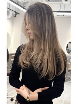 サロウィン 那覇店(SALOWIN) ブロンドバレイヤージュカラー