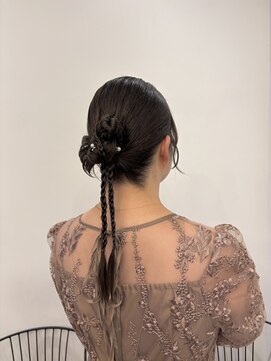 リリアーナ(LILIANA) ヘアアレンジ　お呼ばれヘア　カチモリ　タイトヘア