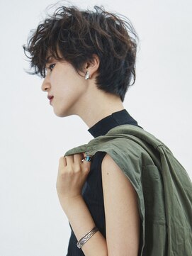 ボタンヘアー 日吉(BoTaN HAIR) クールショート/ くせ毛風カール/ダークカラー/日吉