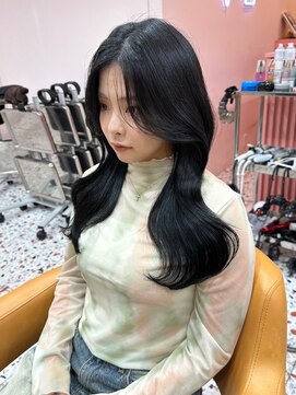 ボタン シブヤ(VOTAN SHIBUYA) 韓国ヘア/顔まわりカット/ブルーブラック/