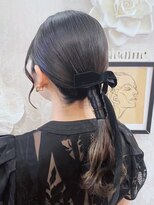 アトリエビューティーアミュ(atelier beauty AmU) 結婚式 二次会 お呼ばれ タイトポニー×ベロアリボン