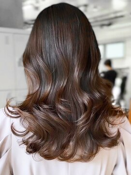 レノラ 本町(LENORA) ウェーブパーマこなれミディ前髪レイヤーカット厚めバング