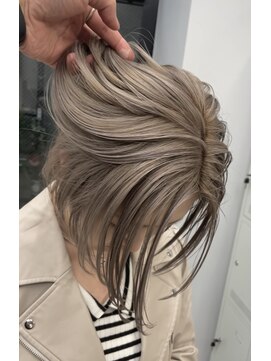 ヴァーディ オモテサンドウ(Vardy omotesando) ハイトーンボブ・表参道ケアブリーチ・グレージュボブ・ブリーチ