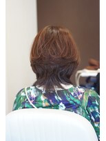 ドゥージングヘアースクラッチ(Dozing Hair Scratch) 大人のウルフ系レイヤースタイル