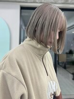 イロウ 天神大名店(IROW)&nbsp;ハイトーンカラー　ケアブリーチ　切りっぱなしボブ【天神大名】