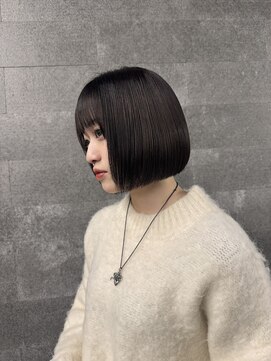 スノウ(SKNOW) ワンレンボブスタイル