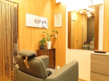 VF Barber Laboの雰囲気（フルフラットのシャンプー台）