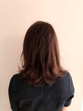 ロンド 銀座(Lond) ミディアム外ハネスタイル 担当 川上功介