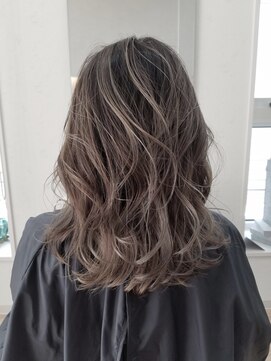 リアン(LIAN) アッシュベージュ