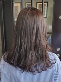 暗髪ミディアムスタイル