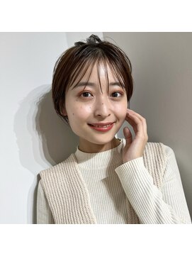 ジジ 代々木(Gigi) 【Gigi】外ハネボブ セクションカラー ペールベージュ