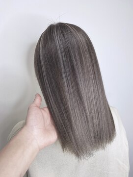 アルマバイロサ(ALMA by ROSA) ハイライトグレーカラー/担当:【ギャル仙人】RENTA