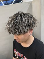 ダズルヘアラッシュ(DAZZLE hair RUSH) ～ホワイトハイライト×ツイストスパイラルパーマ～