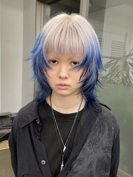 レコ 渋谷(LECO) シャギーウルフレイヤーシルバーブルーのデザインルーツカラー