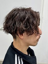 フゥ 宇都宮(FeU) 波巻きパーマセンターパートツイストパーマメンズマッシュパーマ
