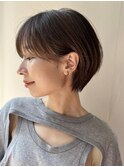 大人可愛いショートヘアベージュカラー