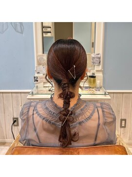 ネオリーブ シュシュ 神保町店(Neolive susu) タイト編みおろし