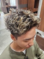 パシフィックダズールコパン(Pacific Dazzle copain) 神戸メンズ ツイスパ 波巻き プードルパーマ カット